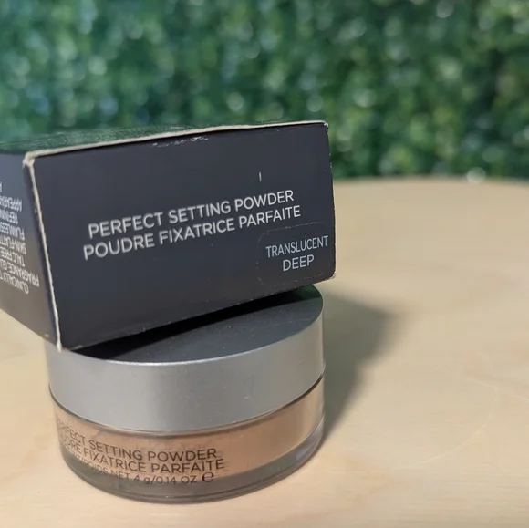 Cover FX Perfect Setting Powder, Deep Translucent, 4g - Picture 2 of 4